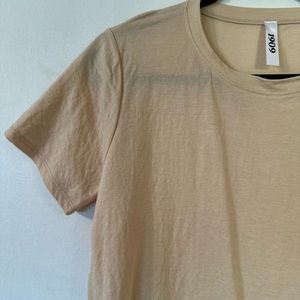 3/$10 🌼 1909 T-Shirt